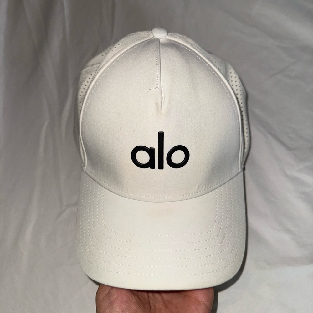 ALO Yoga White Hat with Black Logo